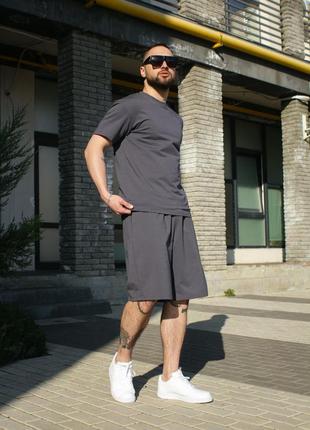 Костюм: футболка і шорти