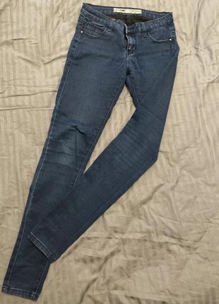 Стрейчевые брюки под джинс