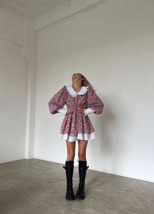 Лялькова міні сукня з білим комірцем xs s m l 42 44 46 пудрове рожеве плаття у квітковий принт