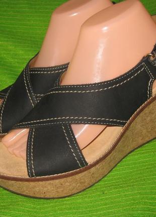 Босоножки clarks, р. 39 стелька 26см кожа