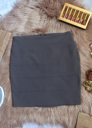 Короткая юбка, классическая amisu
