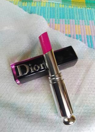 Dior addict lacquer stick, в оттенке 882,sassy