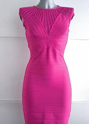 Сукня guess рожевого кольору.