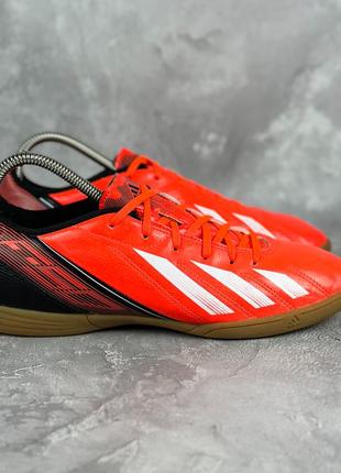 Adidas чоловічі футбольні кросівки футзалки бампи бутси оригінал розмір 40