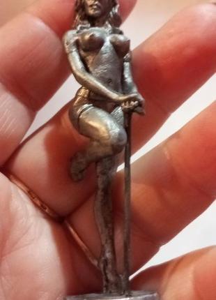 Статуетка фігурка сувенір сплав олова дівчина жінка еротика сексі
