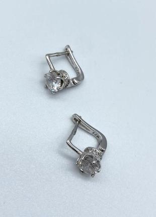 Серебряные серьги с фианитами