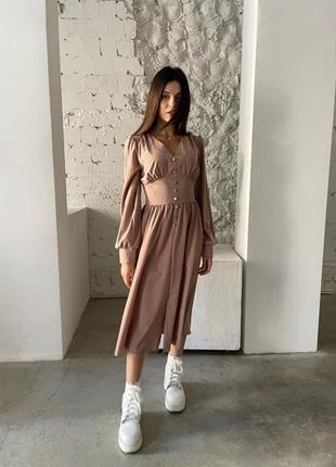Сукня з ґудзиками міді