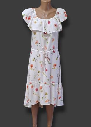 Ніжне асиметричне плаття сукня в квіти