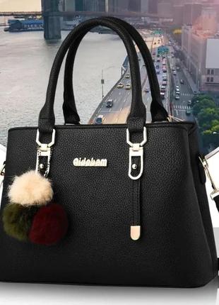 Модная женская сумка с брелоком черная, стильная женская сумка с меховым брелоком