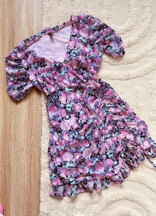 Літня сукня плаття у квітковий принт з стяжками