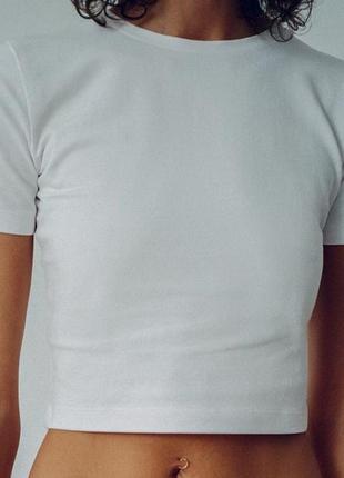 Zara укороченная белая футболка, оригинал, в наличии