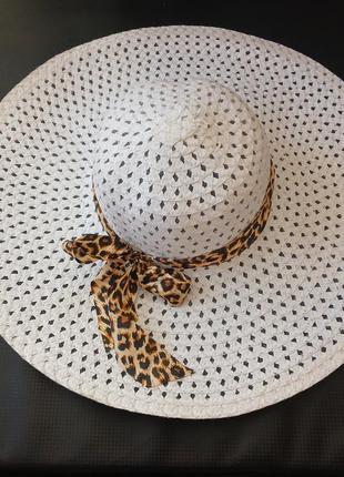 Шляпа с леопардовой лентой