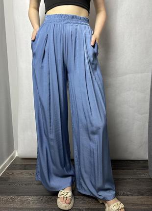 Женские свободные брюки с поясом на резинке голубые modna kazka mkaz6446-71