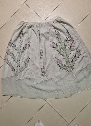 Винтажная широкая юбка с цветочным принтом средней длины