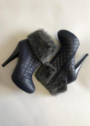 Ботильоны синие на высоком каблуке