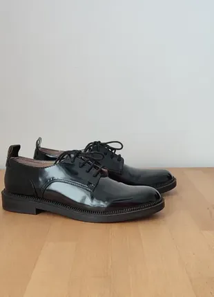 Женские ботинки лаковые. черные ботинки bershka 38 размер