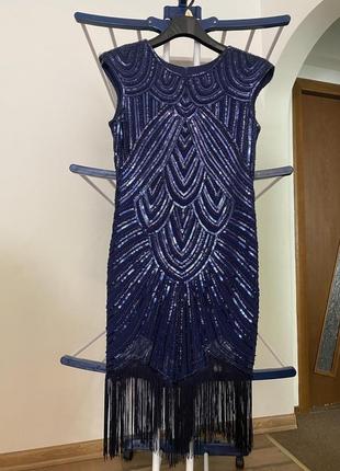 Облегающее платье с пайетками и кисточками платья