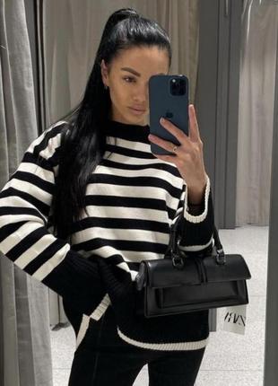 Очень красивый свитер зара zara трендовый в полоску черно белый свободный полосатый актуальный кофта