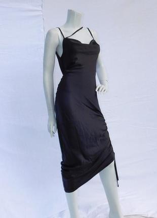 Черное сатиновое платье миди