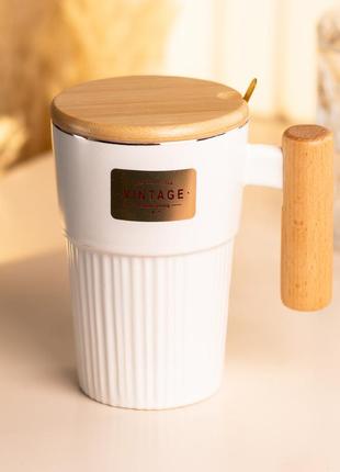 Чашка керамическая с ложкой и бамбуковой крышкой 400 мл белая