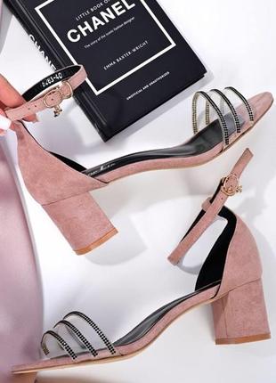 Босоніжки жіночі рожеві на підборах2 фото