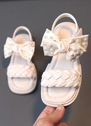 Детские босоножки