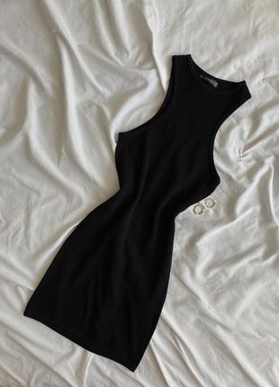 Эластичное бесшовное, черное базовое короткое платье в рубчик по фигуре dunnes stores