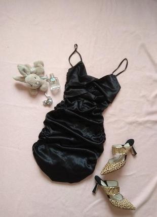 Платье сатиновое атласное шелковое черная р 34 42 xs с открытым животиком короткая club