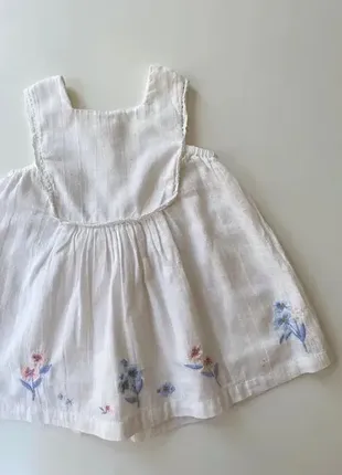 Ніжна біла сукня на малюка дівчинку 3-6 міс плаття 62-68 розмір вишита