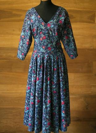 Синее винтажное платье с цветами миди женское laura ashley, размер s, m