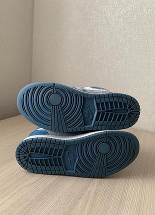 Кроссовки 7