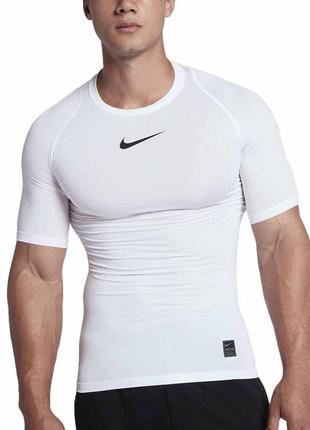 Nike pro на короткий рукав біла в ідеальному стані рр л