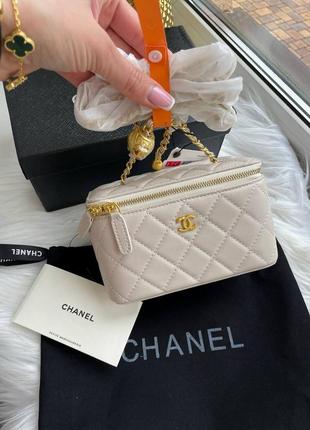 Стильна шкіряна жіноча сумка chanel premium світла жіноча сумка крос боді стьобана сумка зі шкіри сумка з ланцюжком сумка через плече