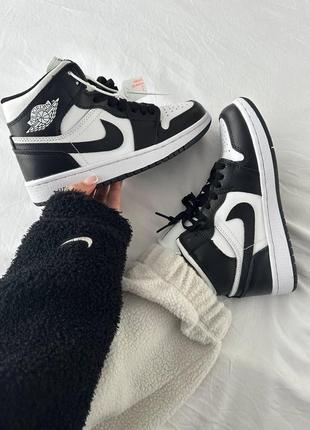 Зимние женские кроссовки nike air jordan retro 1 « black / white » fur ❄️