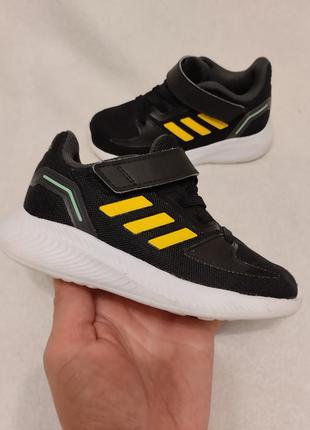 Кросівки adidas 25