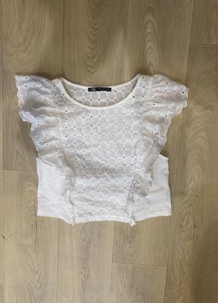 Zara xs s кроп топ кроптоп блуза блузка біла белая мереживна кружевная з воланами