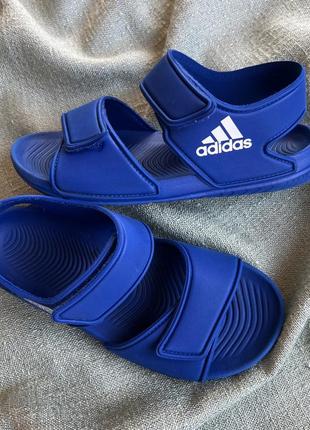 Босоніжки adidas оригинал р.33