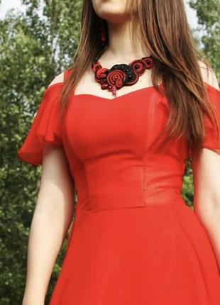 Вечернее красное длинное пышное платье на выпускной корсетное с корсетом