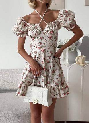 Нежное платье с цветочным принтом рукавами фонариками декольте на завязках короткая приталенная с воланами свободного кроя короткая