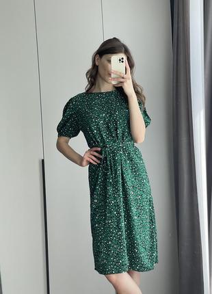 Зеленое длинное платье, тигровый принт, легкое платье