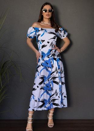 Біло-блакитна бавовняна сукня з відкритими плечима
