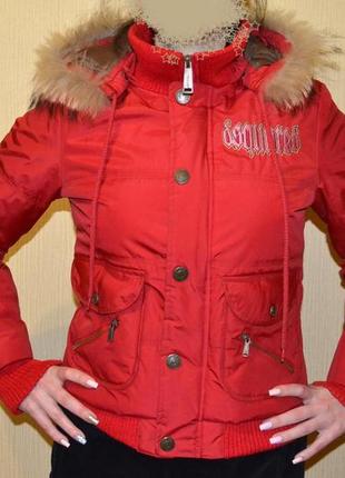 Красная куртка пуховик dsquared2 дискваер  мех енот