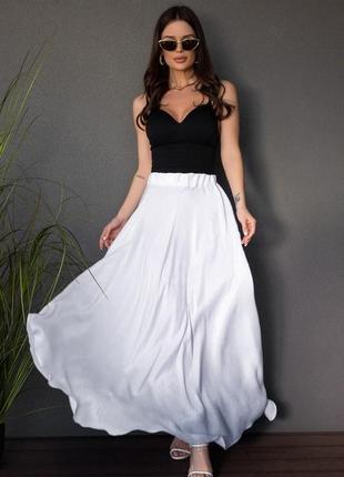 Белая длинная юбка из сатина