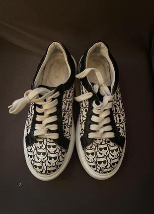 Шкіряні кросівки в стилі karl lagerfeld