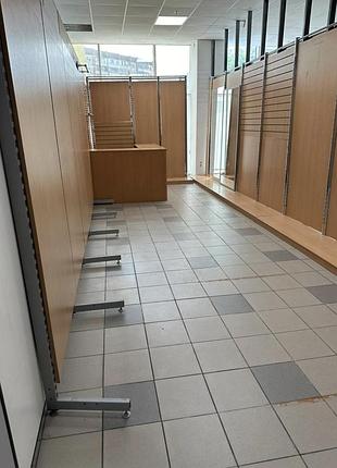 Продается торговое оборудование для магазина с одеждой