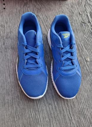 Кроссовки reebok us j6-38-24.5cm
оригинал
новые
кожа и текстиль3 фото