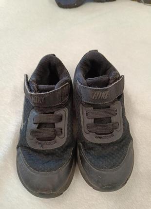 Детские кроссовки в очень хорошем состоянии 
стелька 17 сантиметров