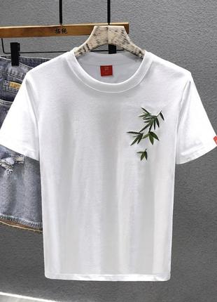 Трендова футболка з вишивкою бамбук