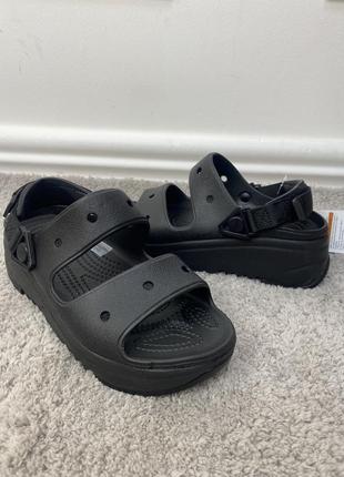 Жіночі чорні стильні сандалі крокс crocs classic hiker xscape sandal black