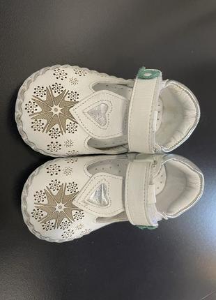 Шкіряне взуття для малюка